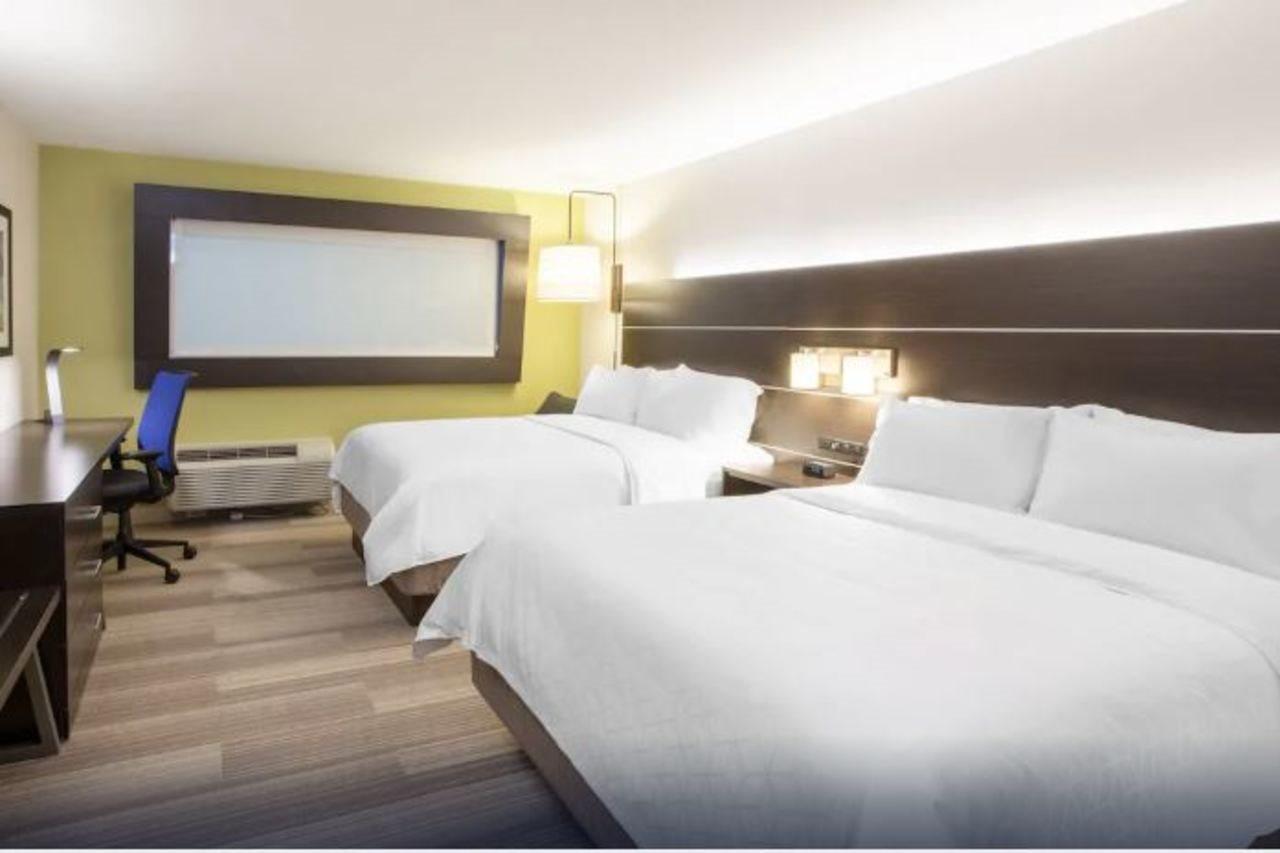 Hotel Express & - Airport Trail Ne By Ihg Calgary