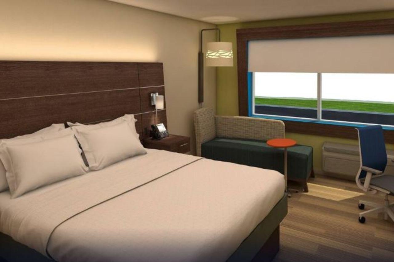 Hotel Express & - Airport Trail Ne By Ihg 3*